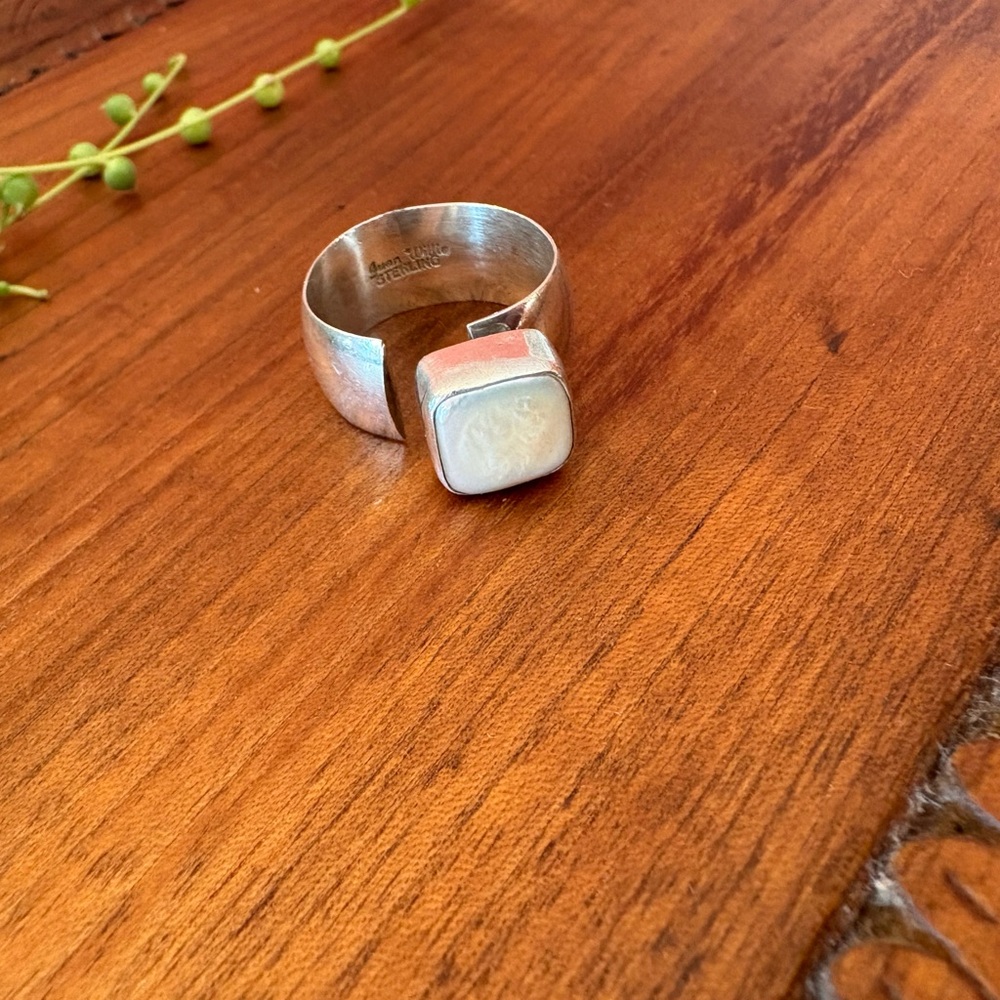 Juan Willie Sterling Silver MOP Mother of Pearl Adjustable Ring 9 NA Artisan